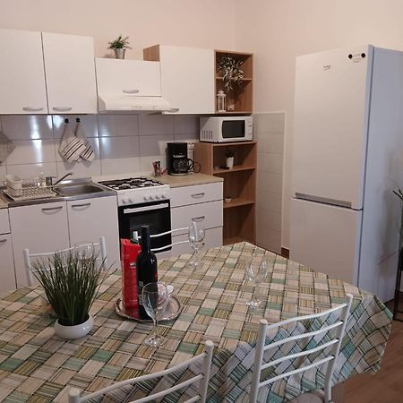 Apartmani Goga Селине Екстериор снимка
