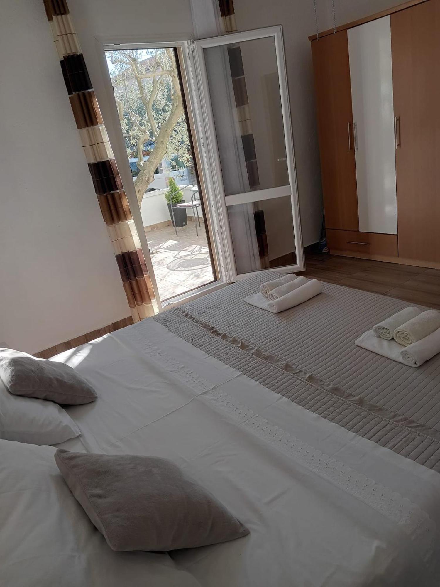 Apartmani Goga Селине Екстериор снимка